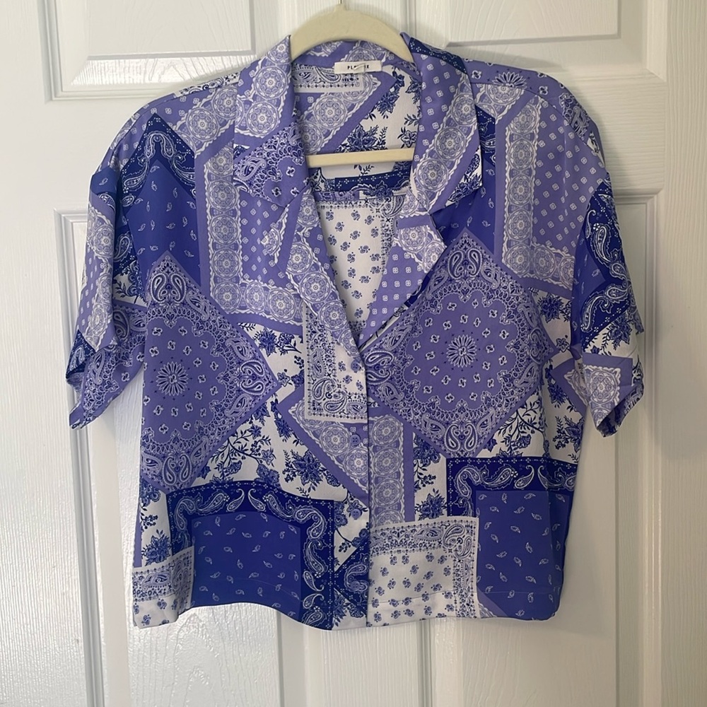Pleione cropped button down top